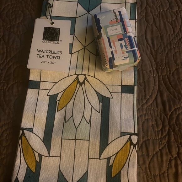 NWT Frank Lloyd Wright  tea towel & soap brand new with tags - Picture 6 of 7